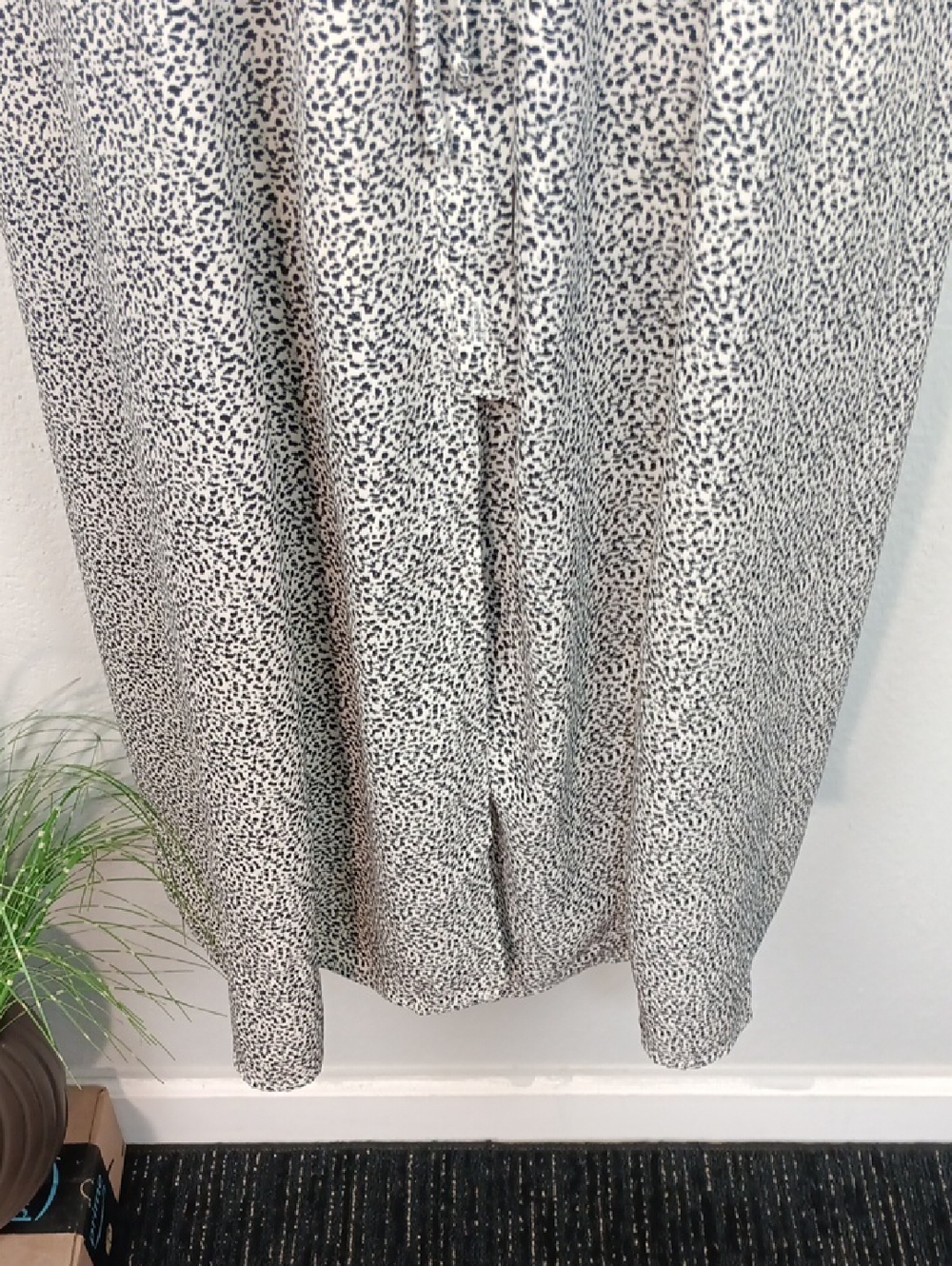 Sienna Sky Black & White Spagetti Strap V Neck Button Down Flowy Midi Dress sz L - Picture 6 of 12